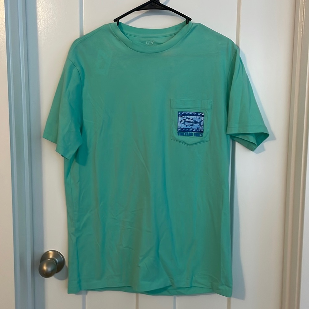 BNWT Vineyard Vines mens t-shirt